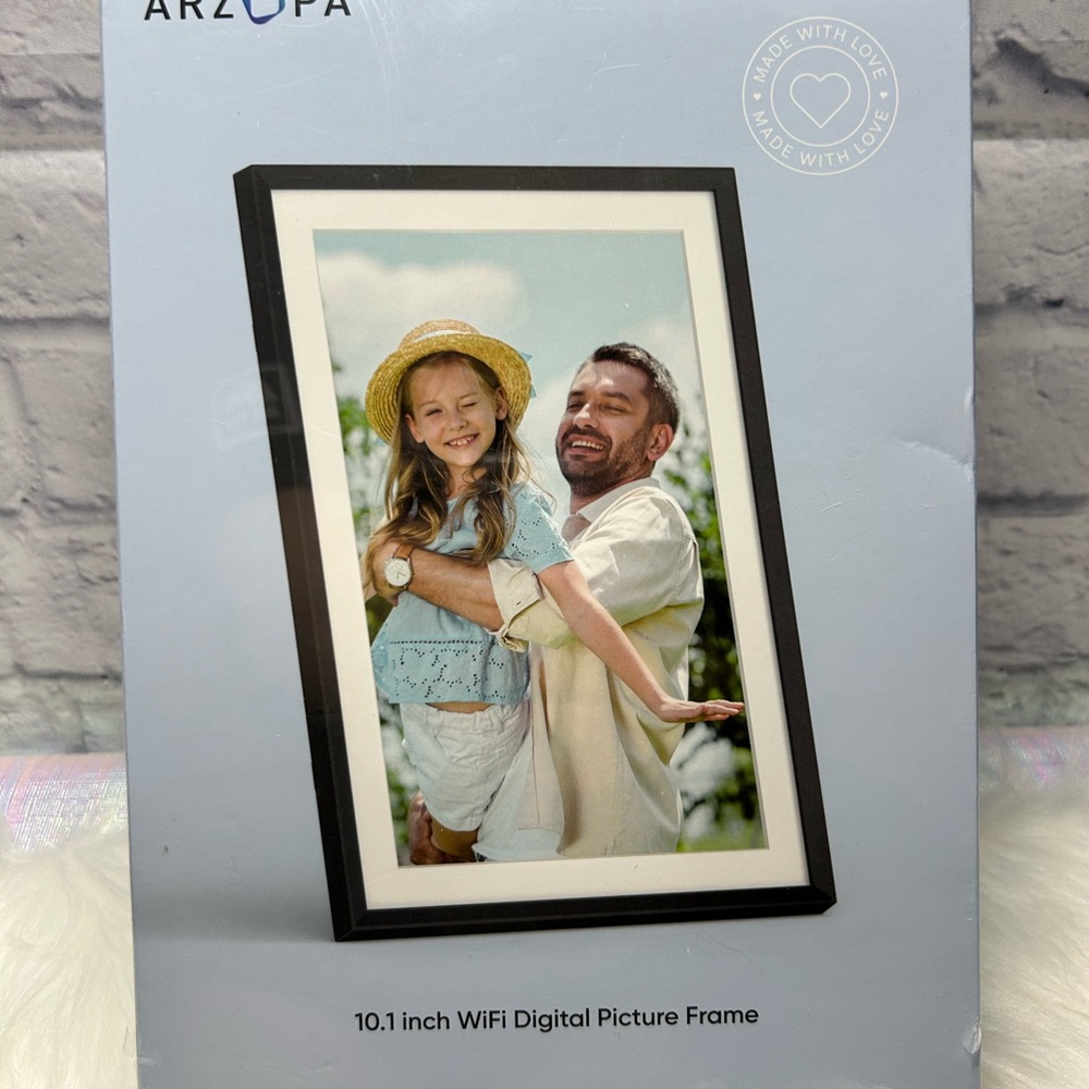 Black WiFi Digital Picture Frame